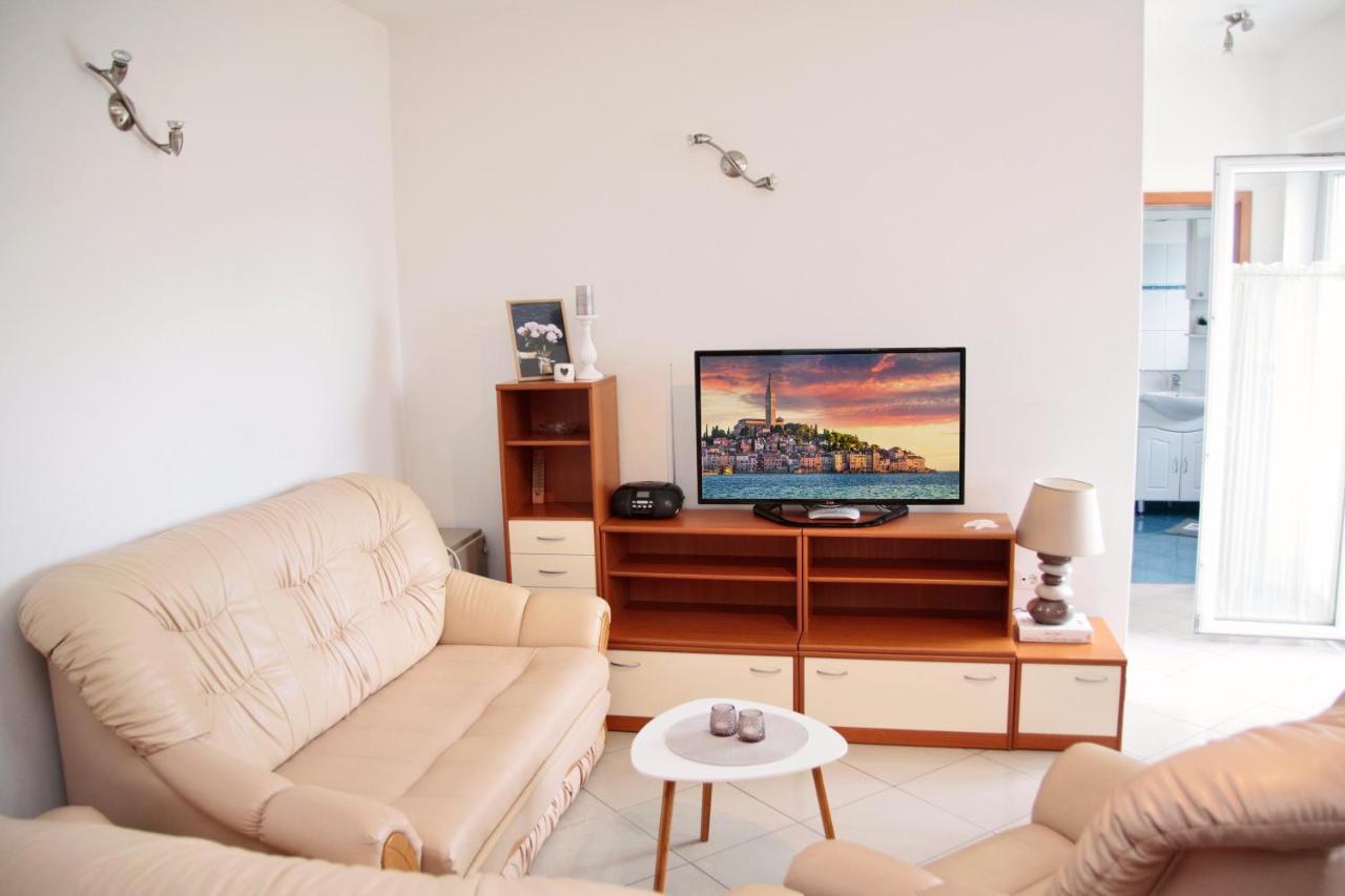 Apartment Matika, Terrace Apartment 10 Minutes Walk From Center Rovinj Zewnętrze zdjęcie