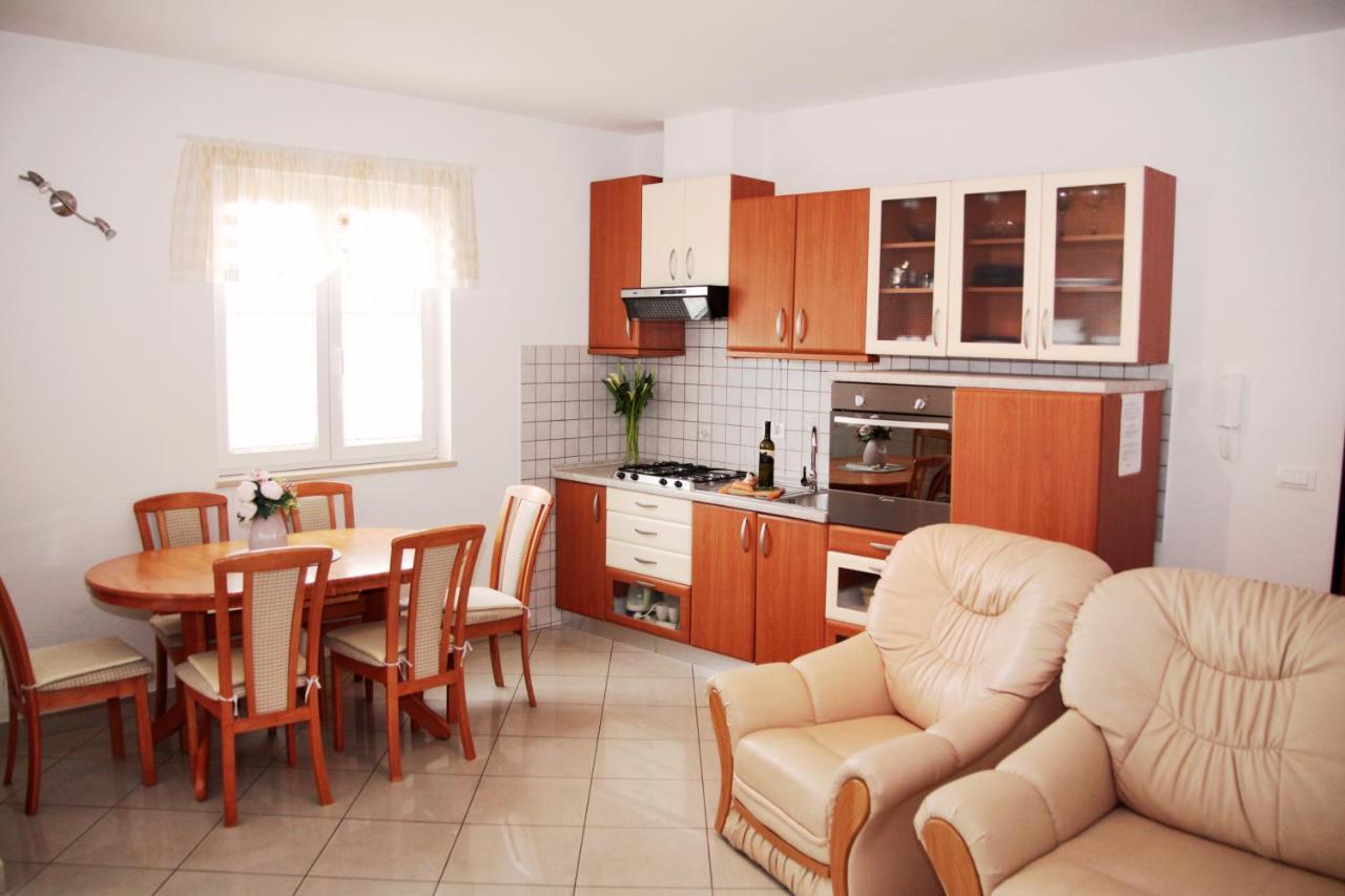 Apartment Matika, Terrace Apartment 10 Minutes Walk From Center Rovinj Zewnętrze zdjęcie